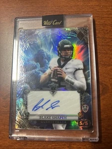 Wild Card 2024 Seven Seven Card Stud Blake Shapen 1st Trading Card Auto 5/5 - Bild 1 von 2