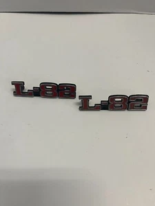 Corvette L-82 Emblems (Set of 2) - Bild 1 von 2