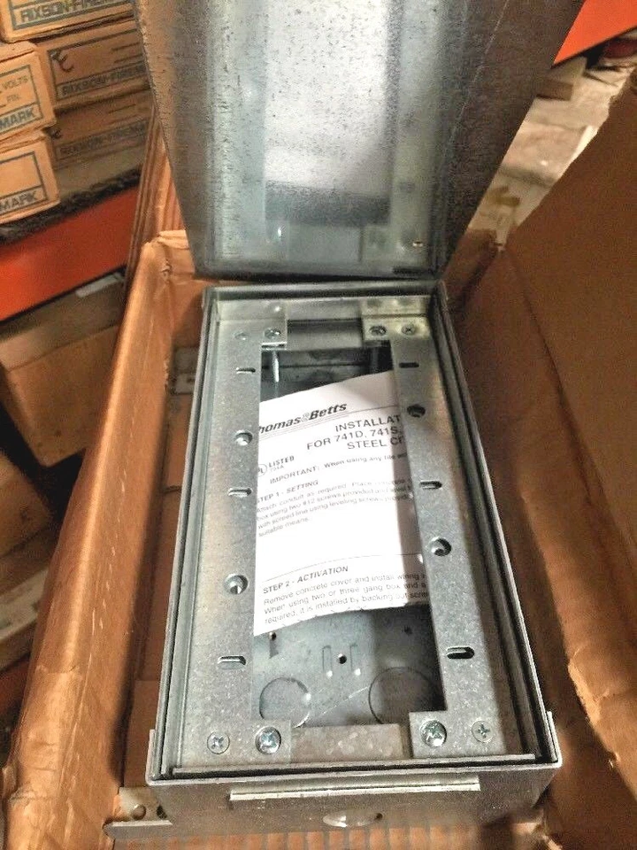 (C) Cajas de piso de acero galvanizado apretadas Thomas & Betts 743S  Foto 1 de 4