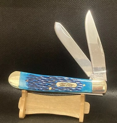 Parker Frost Blue Pick Bone Trapper Pocket Knife - Image 1 of 4