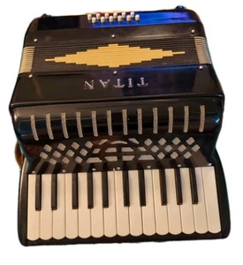 Titano Titan Accordion Black #35937 Made In Italy Leather Straps Hard Case - Picture 1 of 10