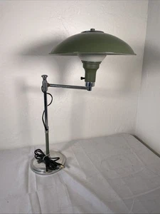 Vintage Flying Saucer Desk Lamp MCM Atomic Era UFO Green And Silver - Picture 1 of 12