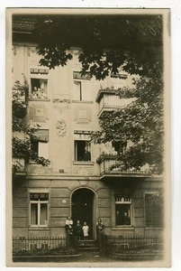 Foto AK Berlin Wilhelmsruh,Privathaus mit Bewohnern,Hertha Straße 11 um 1910 - Bild 1 von 2