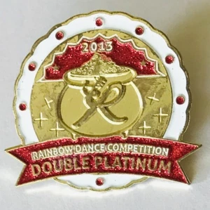 2013 Rainbow Dance Competition Double Platinum Dancing Pin Badge Rare (C13) - Imagen 1 de 2