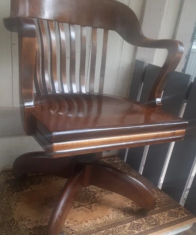 GUNLOCKE WAYLAND NY SOLID WOOD EXECUTIVE BANKERS CHAIR OFFICE DESK SWIVEL WHEELS Cover