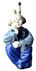 Vintage Porcelain Sitting Clown Figurine PORCELANA DE CUERNAVACA Mexico 7”x 4.5” - Picture 1 of 8
