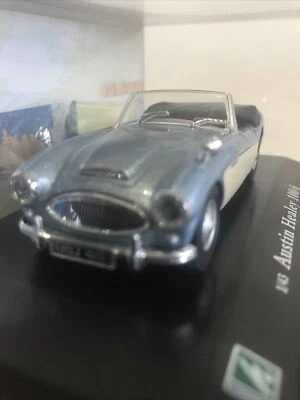 Cararama 1:43 scale Die Cast Model Austin Healey 100/6 Cabriolet Blue / Cream - Image 1 of 4