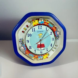Snoopy Wanduhr animierter fahrer Zug süß groß 36cm Erdnüsse Charlie braun - Bild 1 von 5