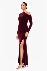 Vestido Betsy & Adam Borgoña Rojo Un Hombro Manga Larga Terciopelo Talla 16W $239 - Imagen 1 de 3