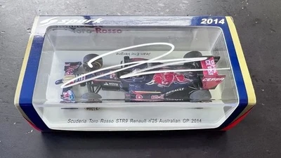 Modello Spark 1/43 Scuderia Toro Rosso STR9 F1 2014 Australia GP firmato - Immagine 1 di 4