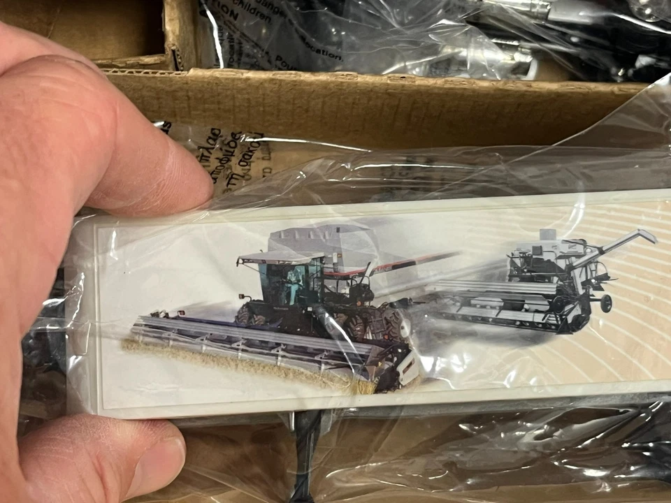 GLEANER 75th PETERBILT 377 Semi Tractor Trailer 1:64 ERTL NIB NICE! AGCO Allis - Image 1 of 4