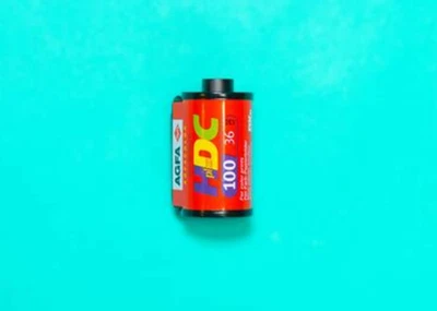 AGFA HDC 100 - One Roll 35mm Color Film 24+3 = 27 Frames Black Case - Image 1 of 4