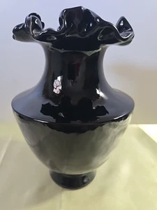 Fenton Glas Vase schwarz gekräuselte Oberseite. - Bild 1 von 3