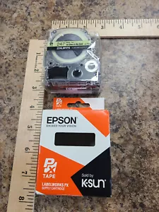 Epson 224LMYPX schwarz auf im Dunkeln leuchtendes Etikett PX-Band 1 Zoll x 4 Zoll 9 Zoll - Bild 1 von 3