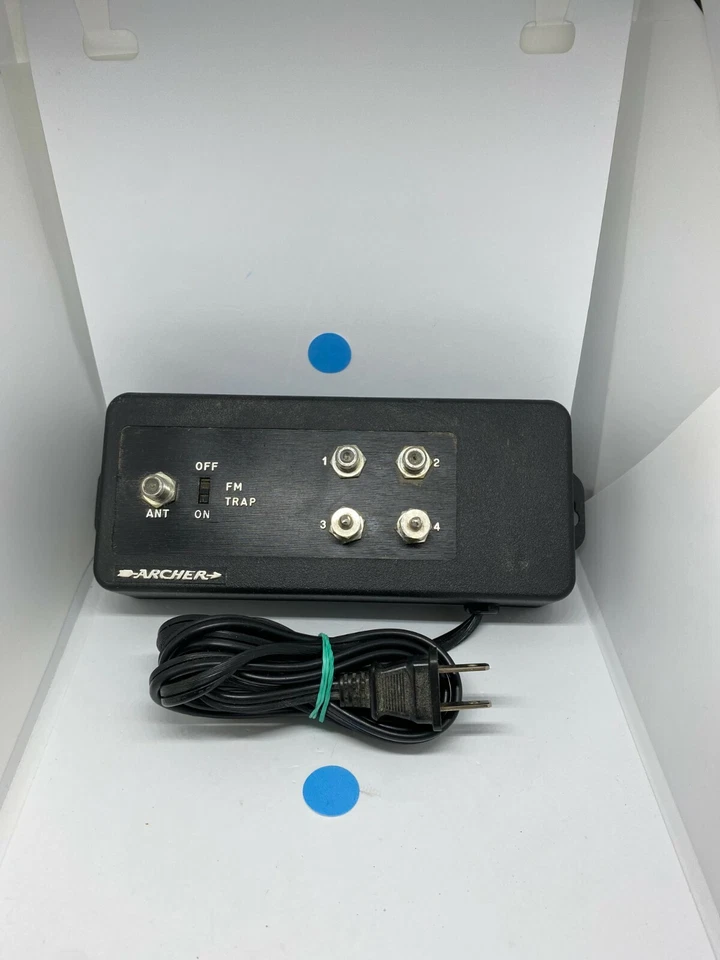 Radio Shack Archer 15-1123 Indoor 4-Set TV  & FM  AMPLIFIED COUPLER - NOS NIB - Image 1 of 3