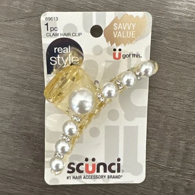 Pinza para el pelo con garra de plástico dorado perla y piedra estilo real Scunci Foto 1 de 4