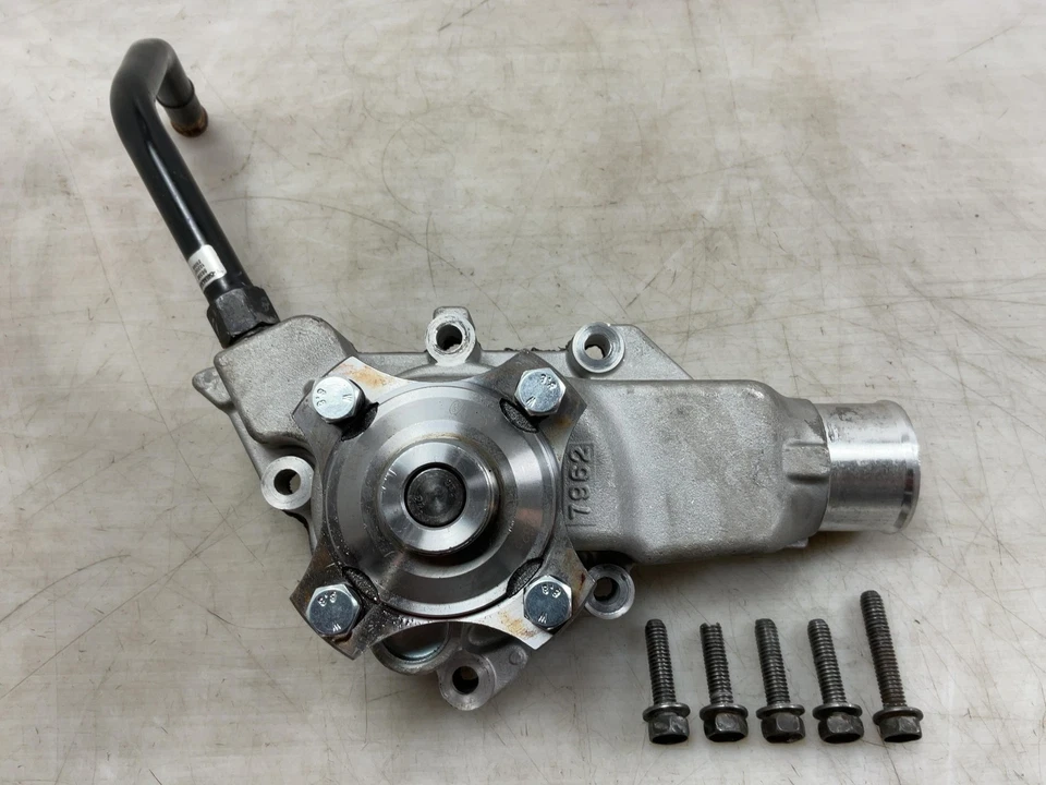 Bomba de refrigerante Jeep TJ Wrangler Aftermarket 4,0 L con pernos 2003-2006 055676 Foto 1 de 4