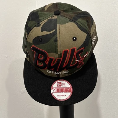 NUEVA ERA NBA MADERA DURA CLÁSICOS CHICAGO BULLS SCRIPT LOGO CAMUFLAJE GORRA SNAPBACK Foto 1 de 4