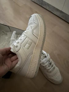 Sneaker weiß Tommy Jeans Schuhe Damenschuhe Größe 38 Top Zustand - Bild 1 von 3