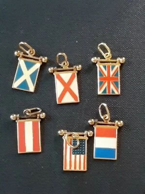 Argento Dorato n° 1 Ciondolo Charms F Giorgi  Smalto Bandiera Stati Vari VINTAGE - Immagine 1 di 4
