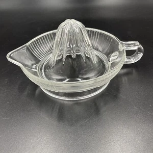 Vintage Clear Glass Citrus Juicer Reamer with Handle and Spout Lemon Orange - Picture 1 of 6