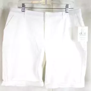 NWT Croft & Barrow "The Classic Bermuda" White Shorts Women Size 14 Beach Summer - Picture 1 of 11