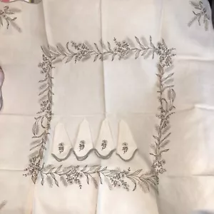 Tablecloth & 4 Napkins ~ Hand Embroidered ~Off-White ~ 38.5” X 38” ~Vintage New - Picture 1 of 4