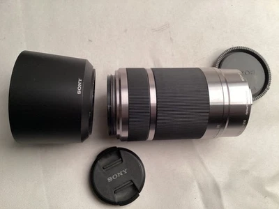 Lente Asférica IS OSS Prata Sony SEL 55-210mm f/4.5-6.3 +Capô - Imagem 1 de 4