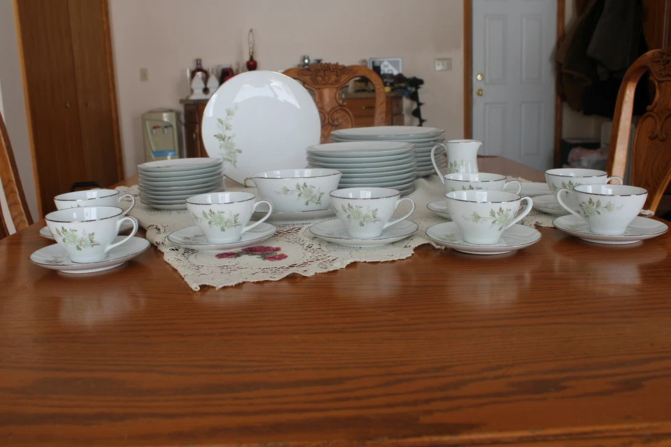 Porcelana Noritake Vintage Padrão Soroya Verde Floral 47 Peças Agrupamento - Imagem 1 de 4