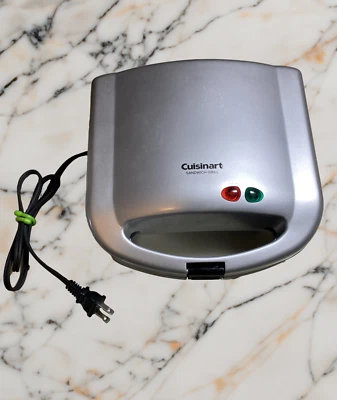 Parrilla Sandwich Eléctrica Cuisinart WM-SW2N Color Plateado Antiadherente Usada Foto 1 de 4