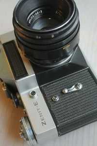 Zenit E 35mm SLR Camera + Helios 44M 2/58 Pre-set Lens NICE WORKING - Picture 1 of 14