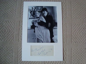 GENUINE HAND SIGNED LESLIE PHILLIPS DISPLAY CARRY ON FILMS COMEDY AUTOGRAPH - Afbeelding 1 van 2