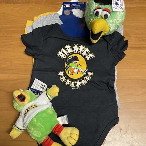 MLB Pittsburgh Pirates 3  Bodysuit Creeper set 24 Months 2 Plush Mascot Baby Cover