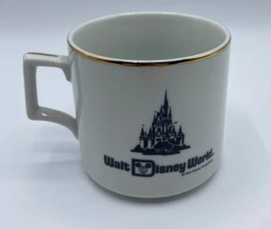 Vintage Walt Disney World Kaffeebecher Tasse Goldrand Schloss Made in Japan - Bild 1 von 8