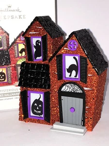 Hallmark Andenken 2017 MYSTERIOUS MANOR Licht Sound HALLOWEEN WEIHNACHTSSCHMUCK - Bild 1 von 12