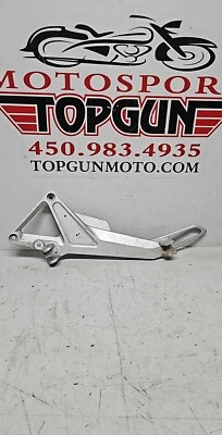 2004 - 2006 HONDA CB600F CB600 CB 600 F CB599 599 HORNET LH FOOTREST HOLDER STAY - Imagem 1 de 4