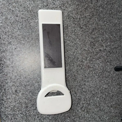 Pampered Chef Easy Opener #2590 Magnetic Bottle Opener Tool – Made in USA - Image 1 of 2