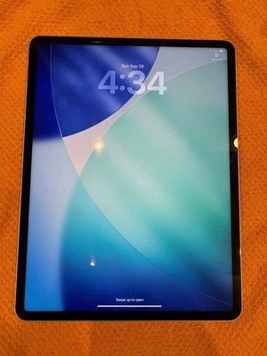 Apple iPad Pro 12.9-inch (5th generation) A2379 1 TB, Wi-Fi + 5G, 12.9 in -... - Image 1 of 4