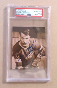 Red Wings Gordie Howe First Wings Photo - PSA-DNA Encapsulated - Picture 1 of 4