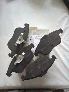 RENAULT MEGANE 3 / CLIO 3 PASTILLAS DE FRENO DELANTERAS 410601237R - Imagen 1 de 2