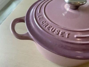 Mauve Pink Le Creuset Cocotte Ronde Purple Pink 22cm from Japan - Picture 1 of 8