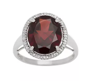 Anillo ovalado de oro blanco de 10k con halo de diamantes y granate de 5,20 quilates (G-H, I1-I2) - Imagen 1 de 5