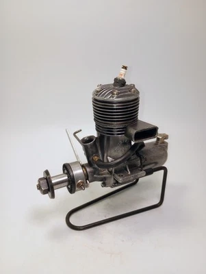 Nice Vintage 1946 Torpedo Special 29 Twin Stack Model Ignition CL/FF Engine - Image 1 of 4