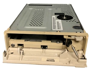 Tandberg Data TDC 4220 2.5GB SCSI Tape Drive 2GB QIC 1/4" 50P SCSI - Afbeelding 1 van 6