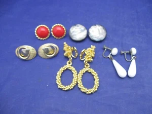 LOT OF 5 PAIRS OF VINTAGE EARRINGS. CLIP-ON OR SCREW BACK STYLE - Picture 1 of 6