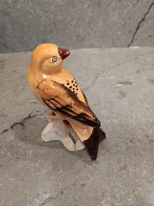 Vintage brauner Vogel sitzend auf Sitzstange Figur, Porzellan, glänzend, handbemalt - Bild 1 von 9