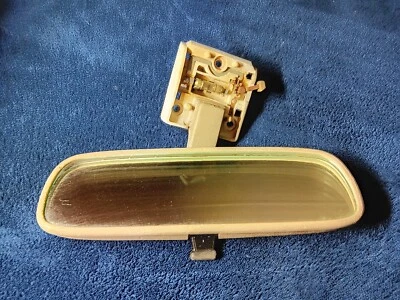 1984-88 TOYOTA PICKUP TRUCK 89 4RUNNER REAR VIEW MIRROR MAP DOME LIGHT TAN OEM - Image 1 of 4