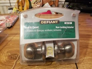 Defiant Hall & Closet Door Knob -  Non-locking -  Interior - 4-way latch - NEW - Picture 1 of 2