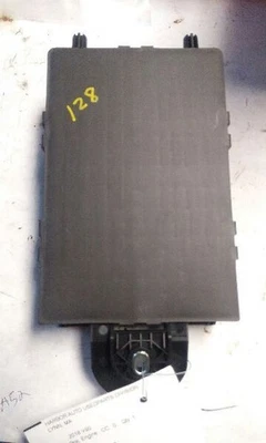 Volvo V90 2018 caja de fusibles, motor Foto 1 de 3