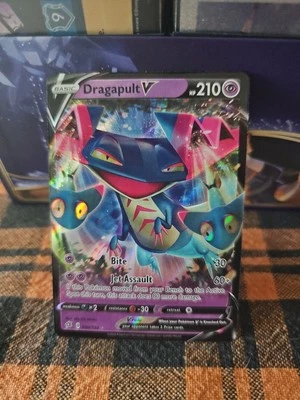 Dragapult V 092/192 Swsh02: Rebel Clash Holo - Image 1 of 2